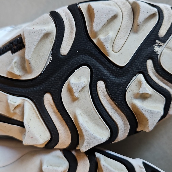 Nike Alpha Youth White Football Cleats - Picture 14 of 14